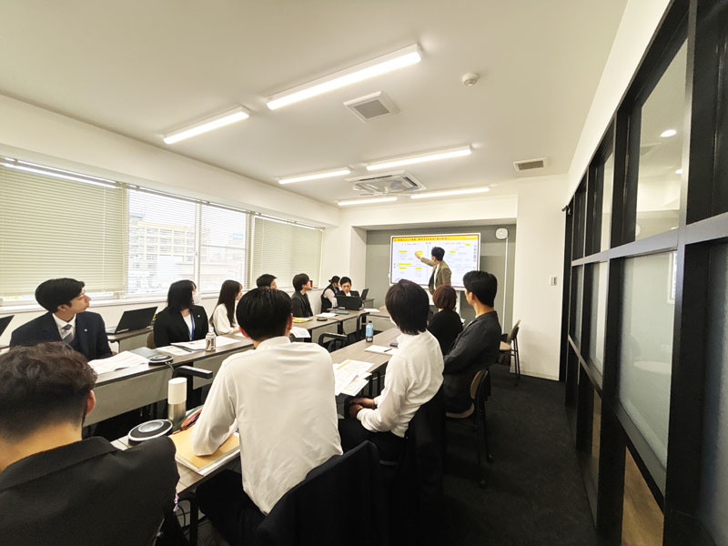 売買新人研修を行っています
